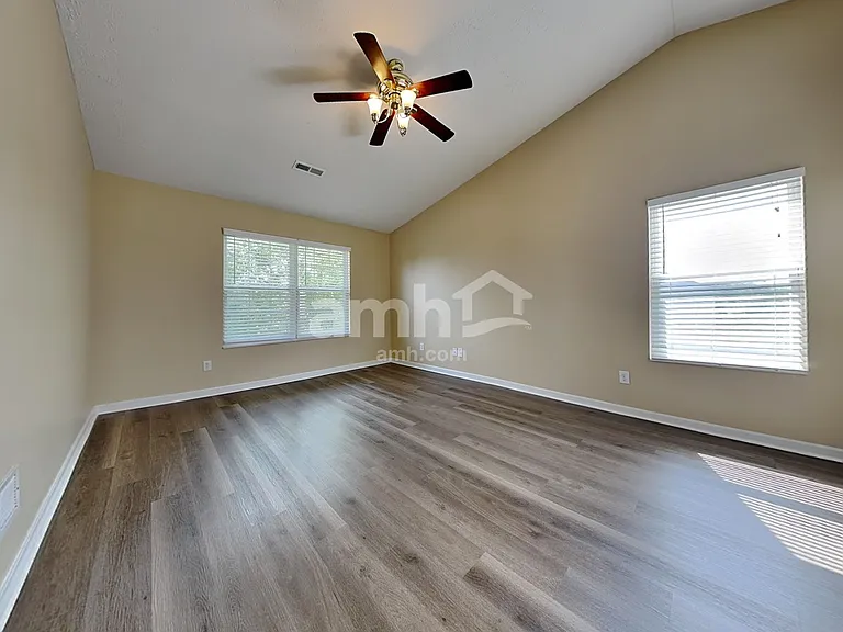 4558 Randall Dr — Photo 14