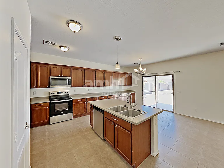 276 S 165th Dr — Photo 3