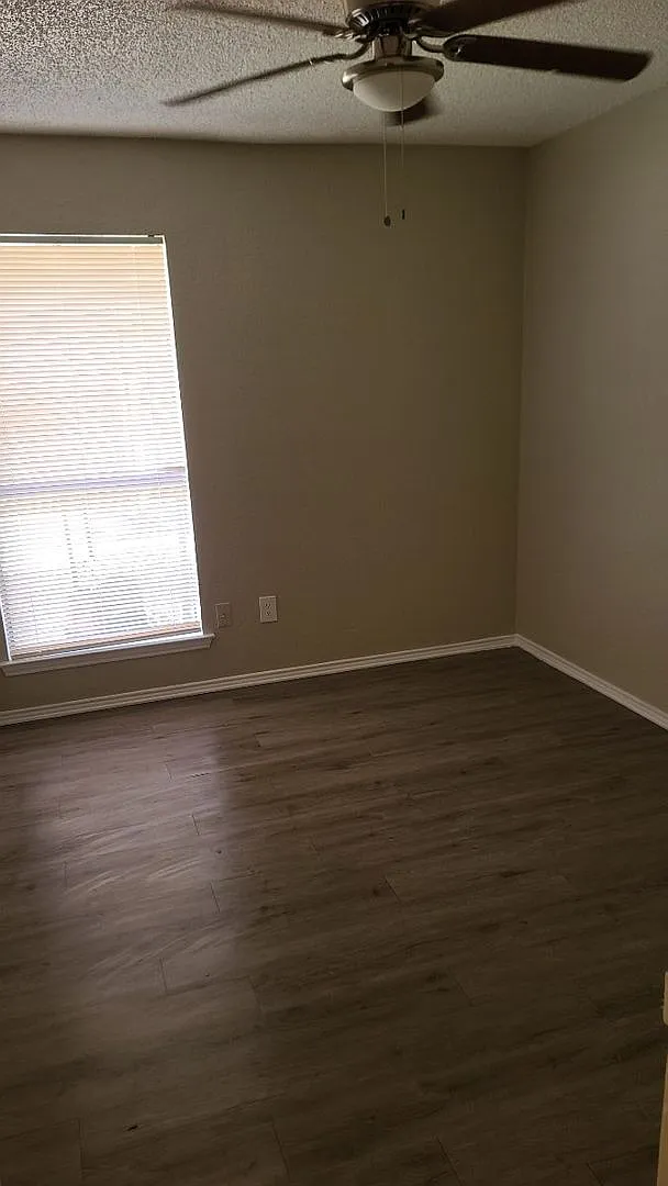 Duplex in Ft Worth — Photo 2