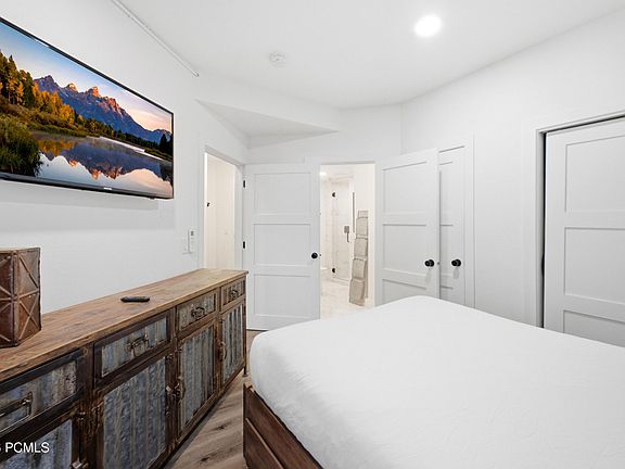 3rd image of 424 Park Ave #C