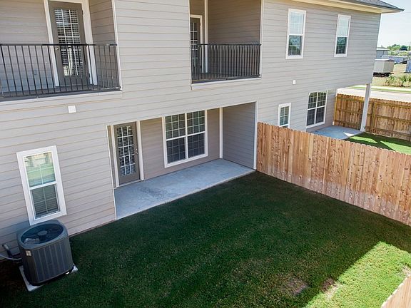 3rd image of 3435 Summerway Dr