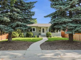 352 S 86th Ave SE, Calgary, AB T2H 1N7