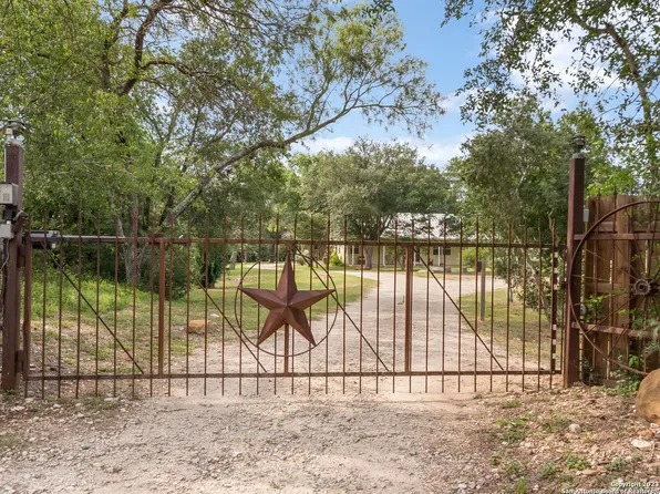 9971 Macaway Rd, Adkins, TX 78101