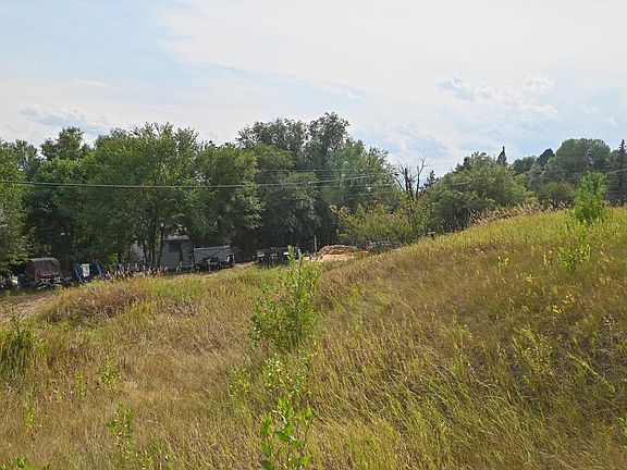 5th image of 1060 Beaver St