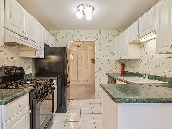 5th image of 1607 W Hawkes St Unit 7