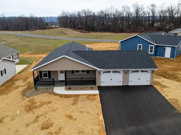 26 Burke Dr, Shippensburg, PA 17257