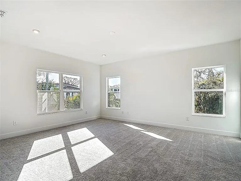 410 S West Shore Blvd — Photo 48