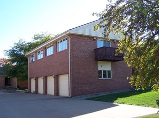 8 Fields E, Champaign, IL 61822