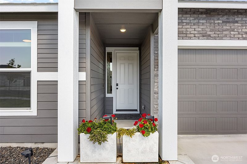 5th image of 4744 W Junco Street