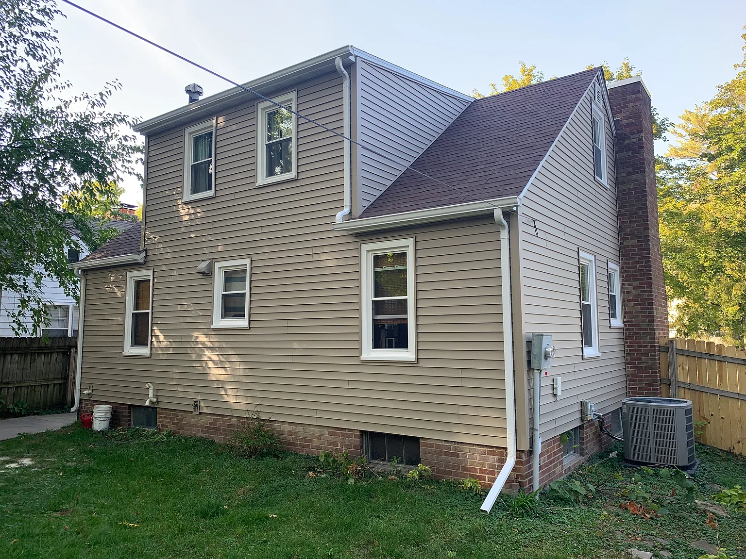 3 bed, 1358 sqft, $2,100 — Photo 4