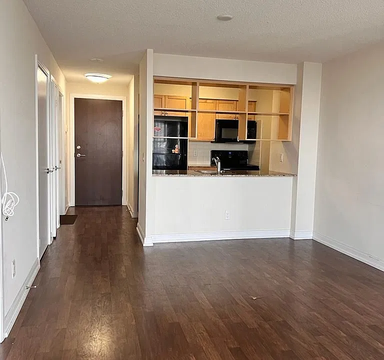 151 Village Green Sq #2804