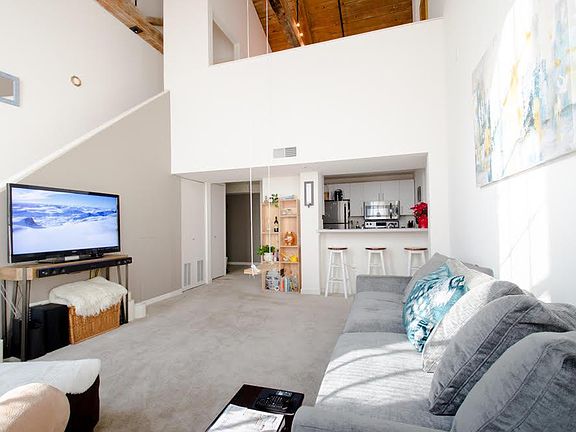 3rd image of 313 Vine St #19zbchcn9