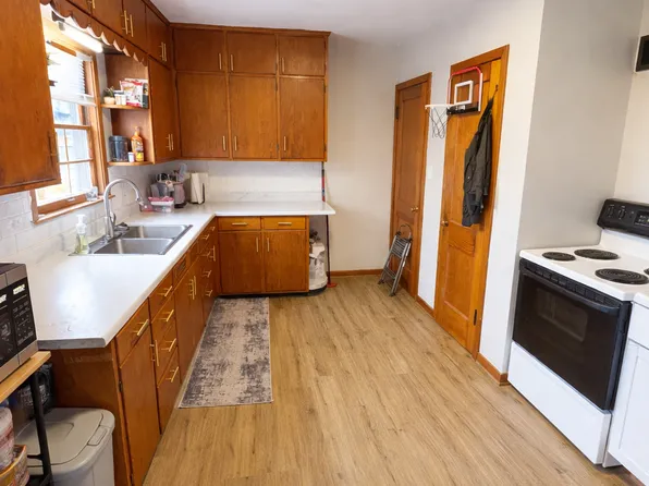 2109 Main St, Cedar Falls, IA 50613