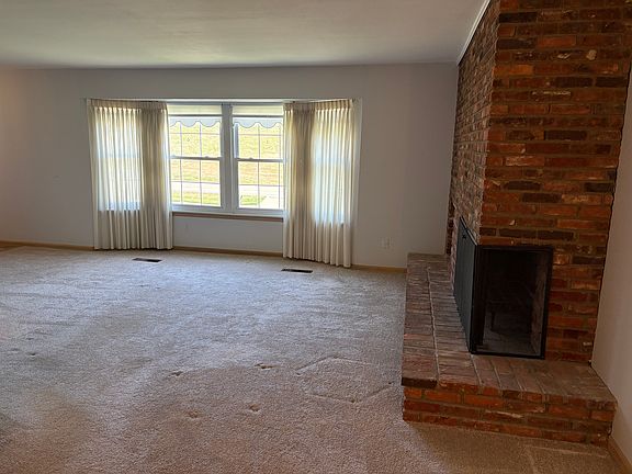 3rd image of 7010 Carriage Hill Dr APT 201