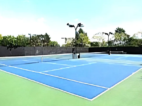 133 Harmon Cove Tower image 33 of 40