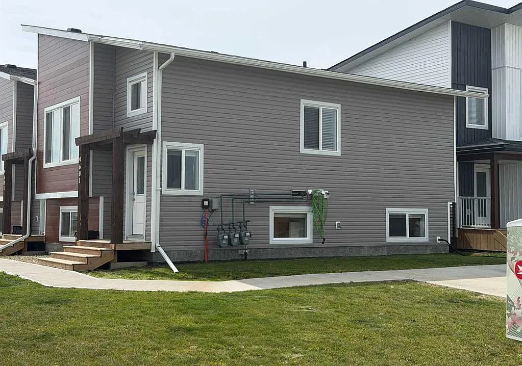 3 bed, 2.0 bath, 1200 sqft, $1,800 — Photo 2
