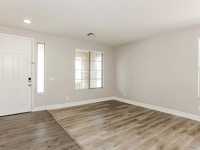 6842 W Nadine Way — Photo 5