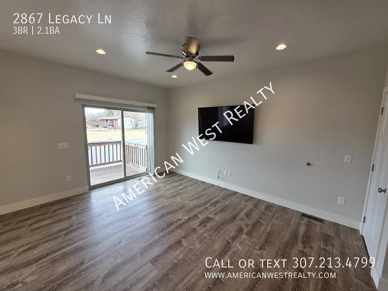 Beautiful newer Townhome 3 bed/2.5 bath/1 car garage — Photo 3