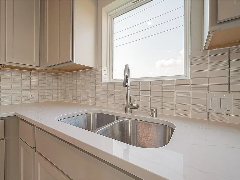 27966 Western Creek Ct — Photo 17