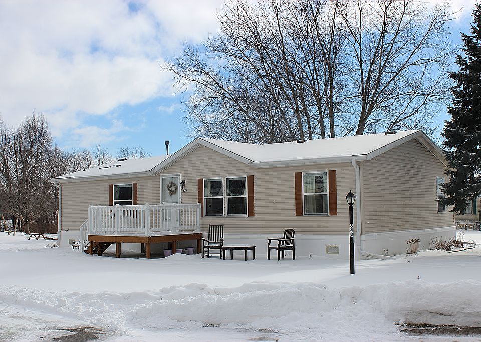 1st image of 842 Hazelnut Dr