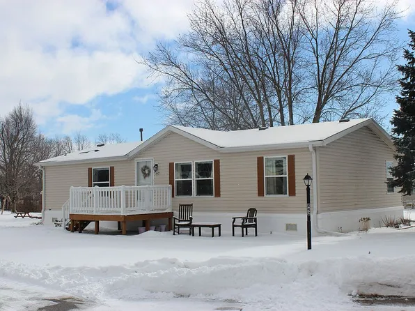 842 Hazelnut Dr, Westville, IN 46391