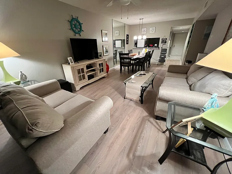 1401 Pinecrest Cir #A — Photo 2