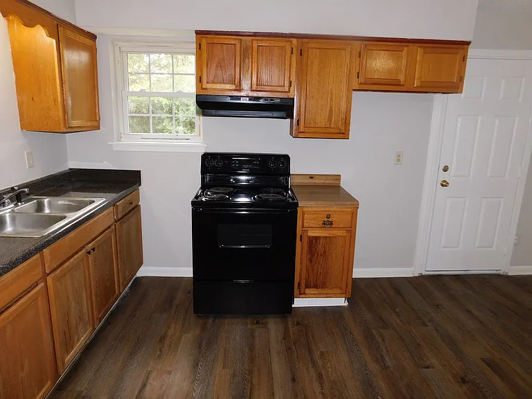 5293 Cedar Bluff Dr — Photo 4