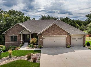 12326 Lismore Ln, Dubuque, IA 52001