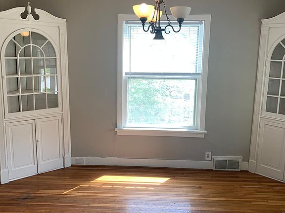 2nd image of 4709 Holly St