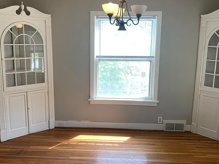 4709 Holly St — Photo 2