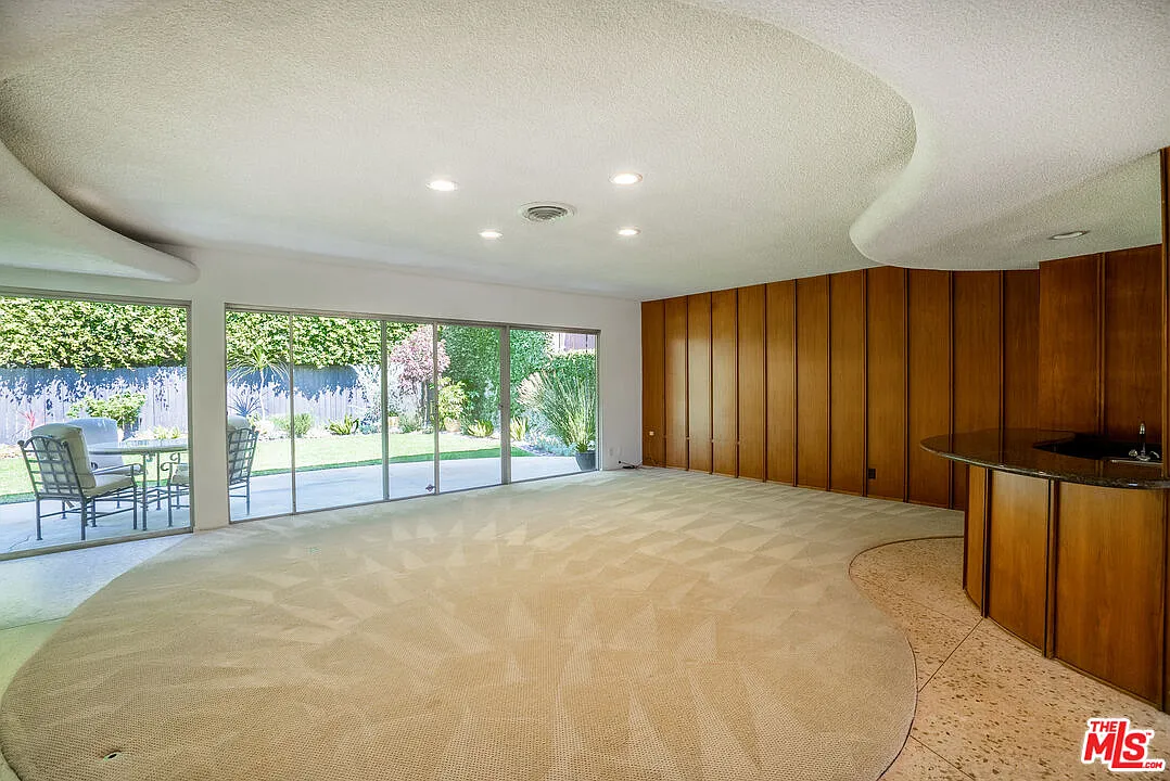4 bed, 3.0 bath, 2919 sqft, $7,210 — Photo 4