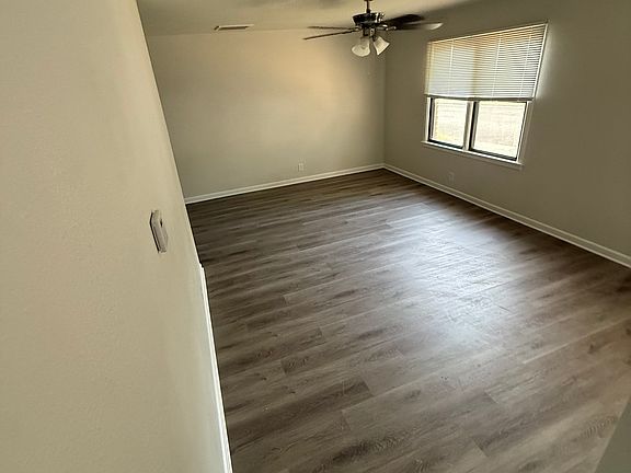 2nd image of 1400 Johnnie Ave