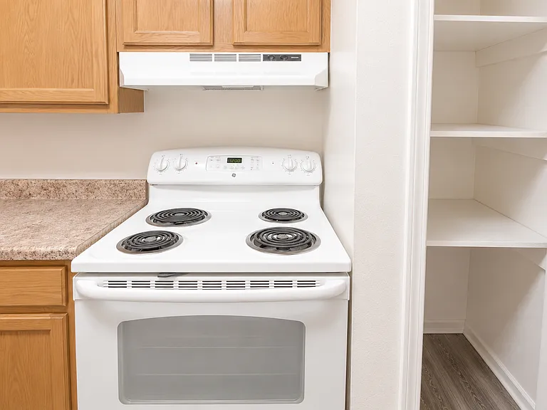 Woodside Village Apartments — Photo 16