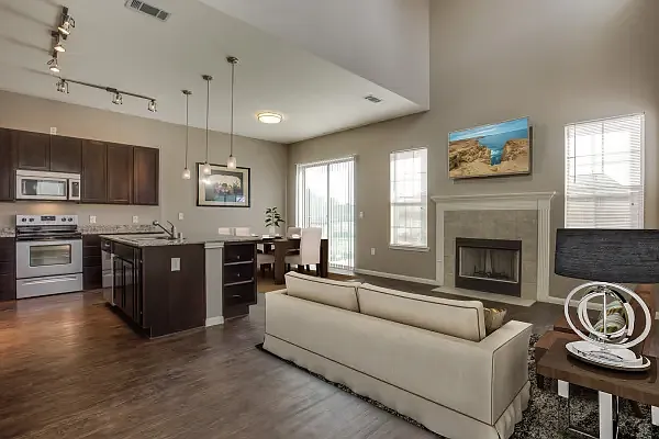 2215 Reflection Pointe