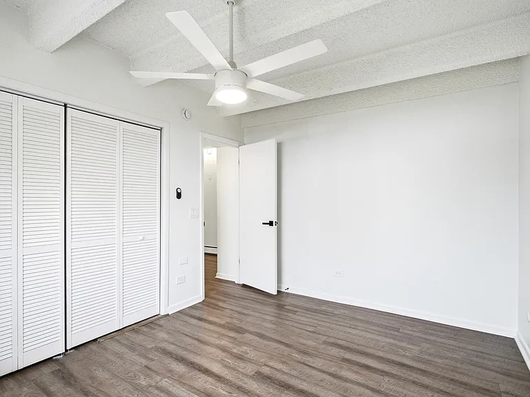 Charmel Apartments — Photo 38