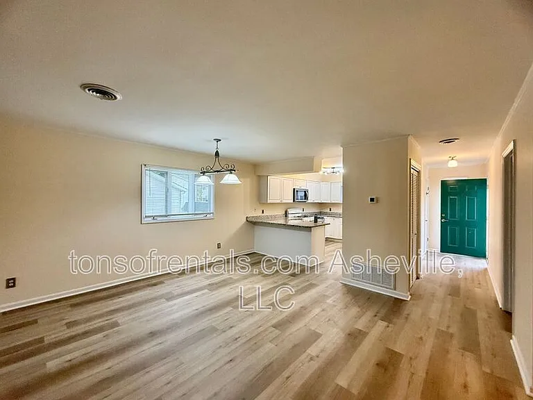 181 N Britton Creek Ct — Photo 5