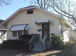 2217 SW Huntoon St, Topeka, KS 66604