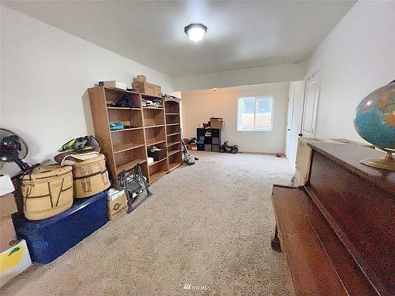 4th image of 819 W Willow