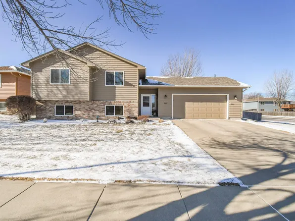 5401 S Mandy Ave, Sioux Falls, SD 57106