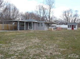 816 S Elm St, Delavan, IL 61734