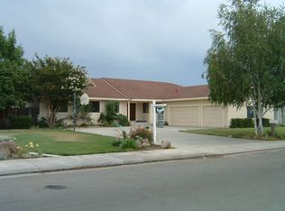235 Kane Dr, Hollister, CA 95023