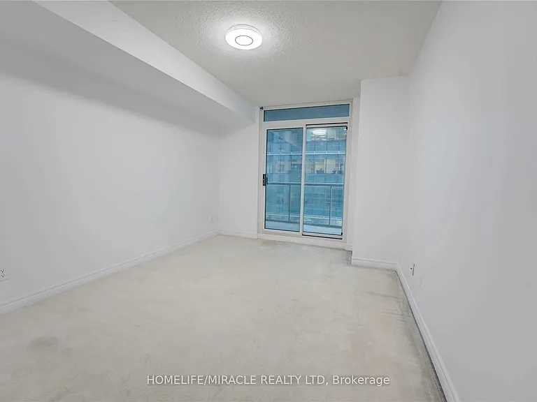 30 Grand Trunk Cres #1509 — Photo 19