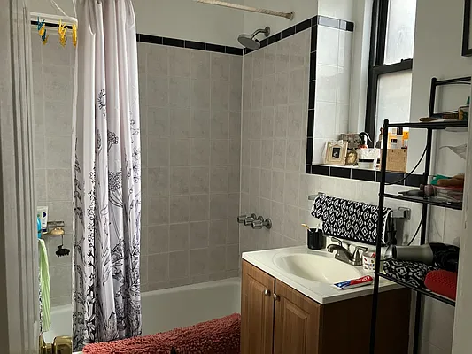 Rented by EZ Sell Realty | media 9