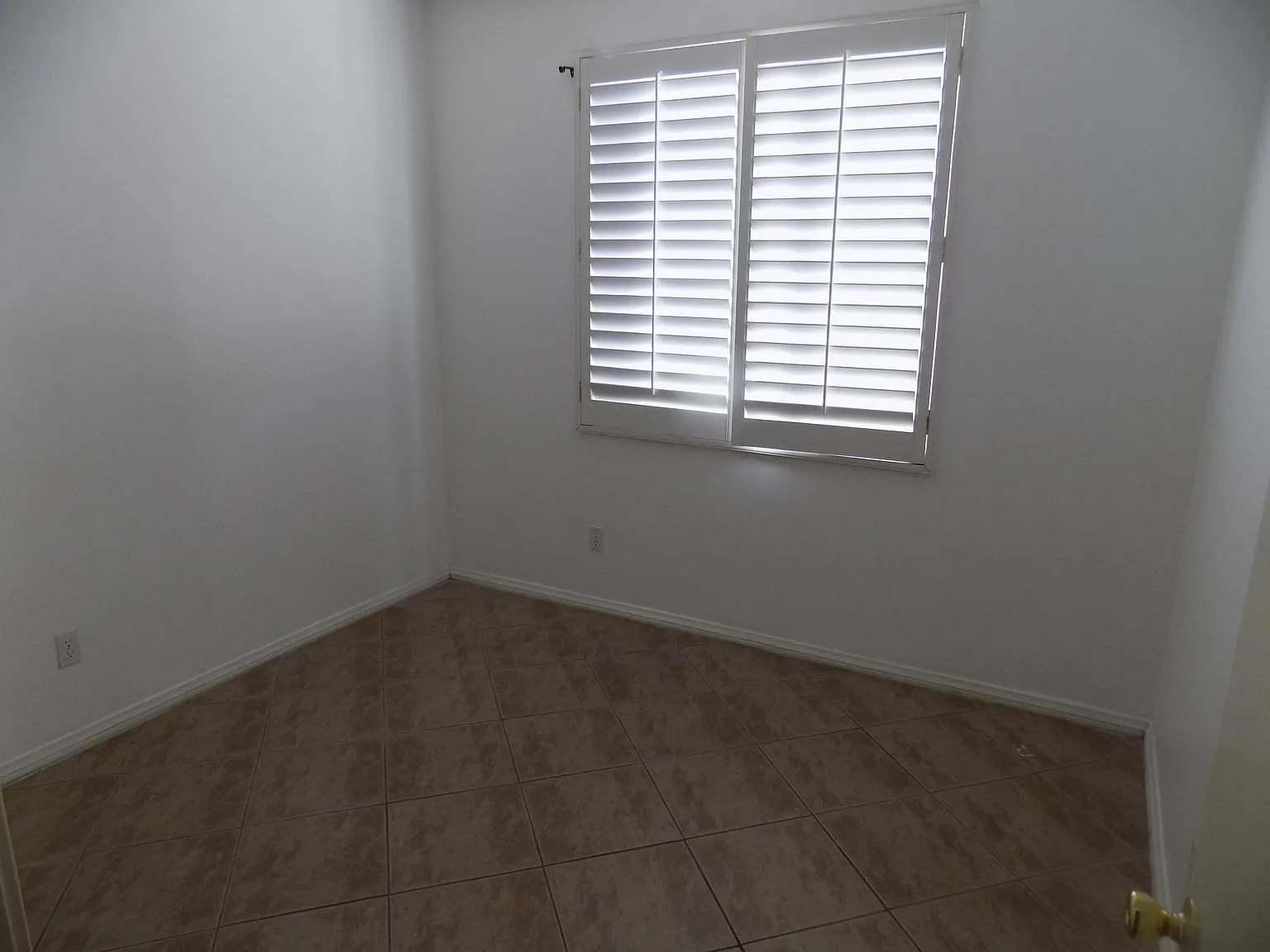 5 bed, 2268 sqft, $3,895 — Photo 3