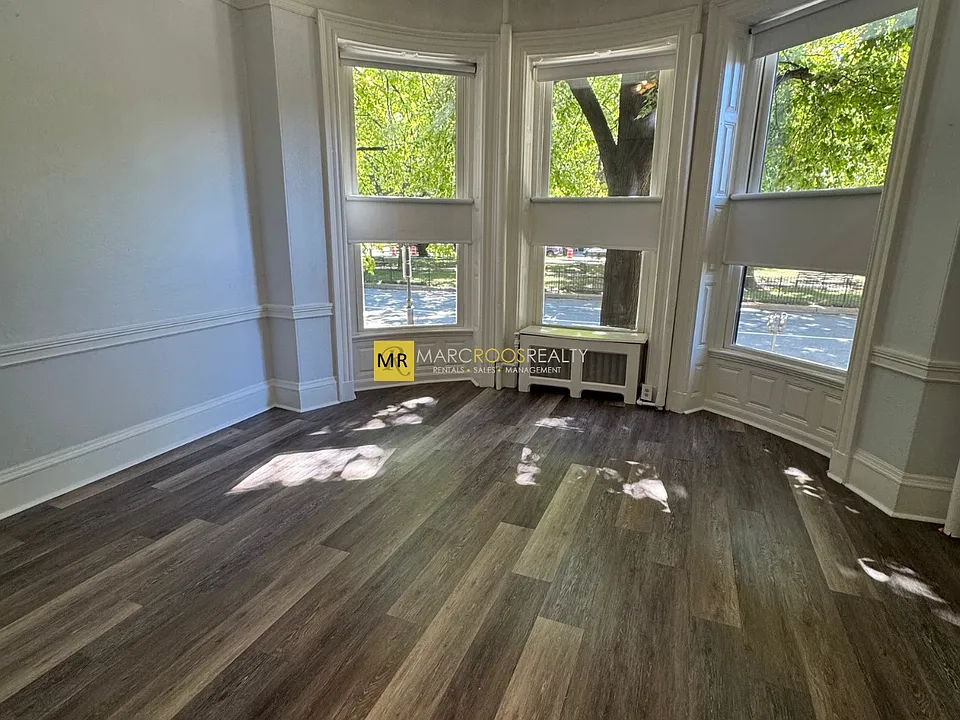 471 Commonwealth Ave #1E