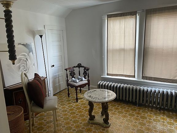 5th image of 3139 N Normandy Ave Unit 2