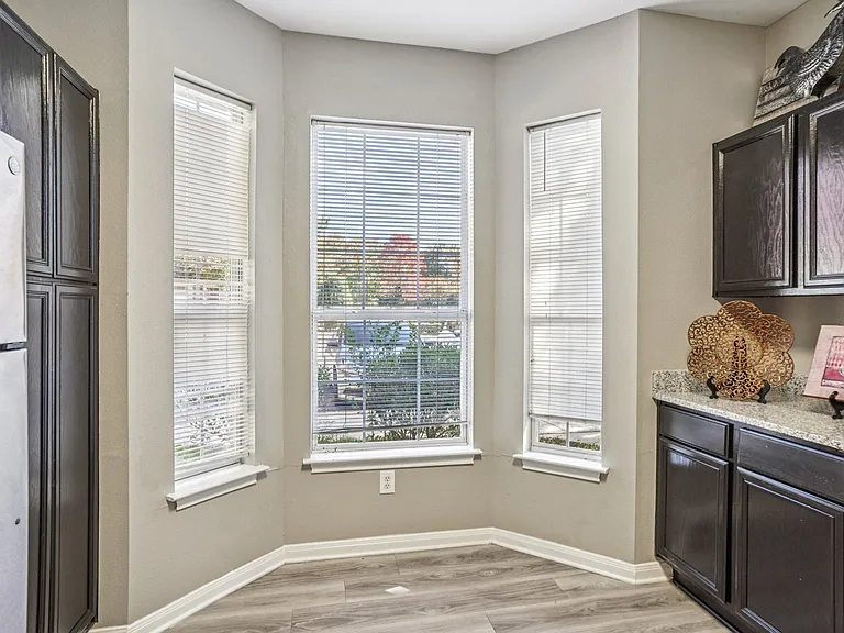 Bridford Lake Apartments — Photo 14