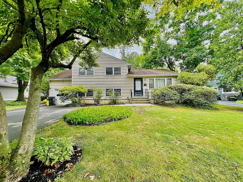 137 Valley Rd photo 1