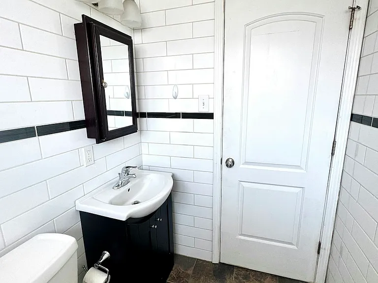 5225 Southwest Ave #206 — Photo 8