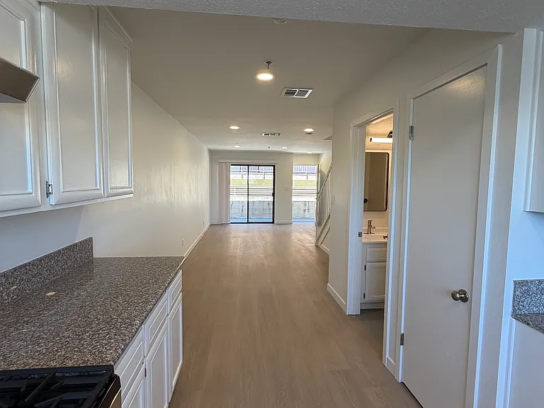 121 Olive St #12 — Photo 2